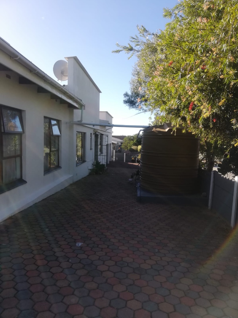 6 Bedroom Property for Sale in Mossel Bay Ext 15 Western Cape